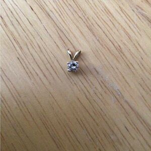 Elegant Gold and Diamond Pendant